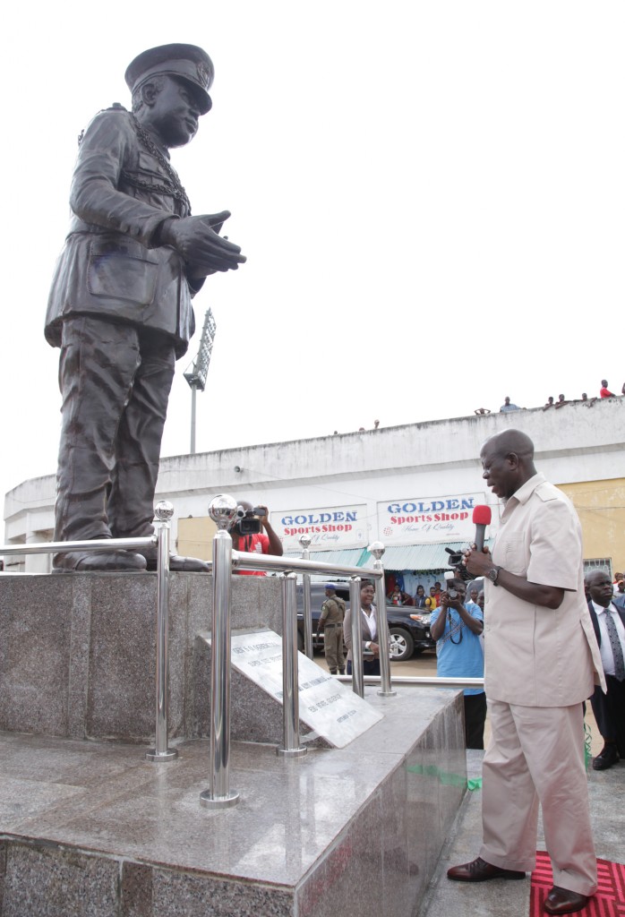 Governor Adams Oshiomhole unveils a statue in honour of Dr. Samuel Ogbemudia at the state-owned stadium.