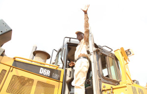 Governor Adams Oshiomhole of Edo State flags-off the reclamation works at the Auchi Gully Erosion project at Auchi, on Friday. 